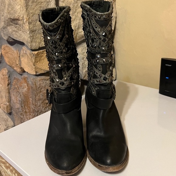 Frye Ilana Deco Studded Boots in Black - Picture 9 of 15